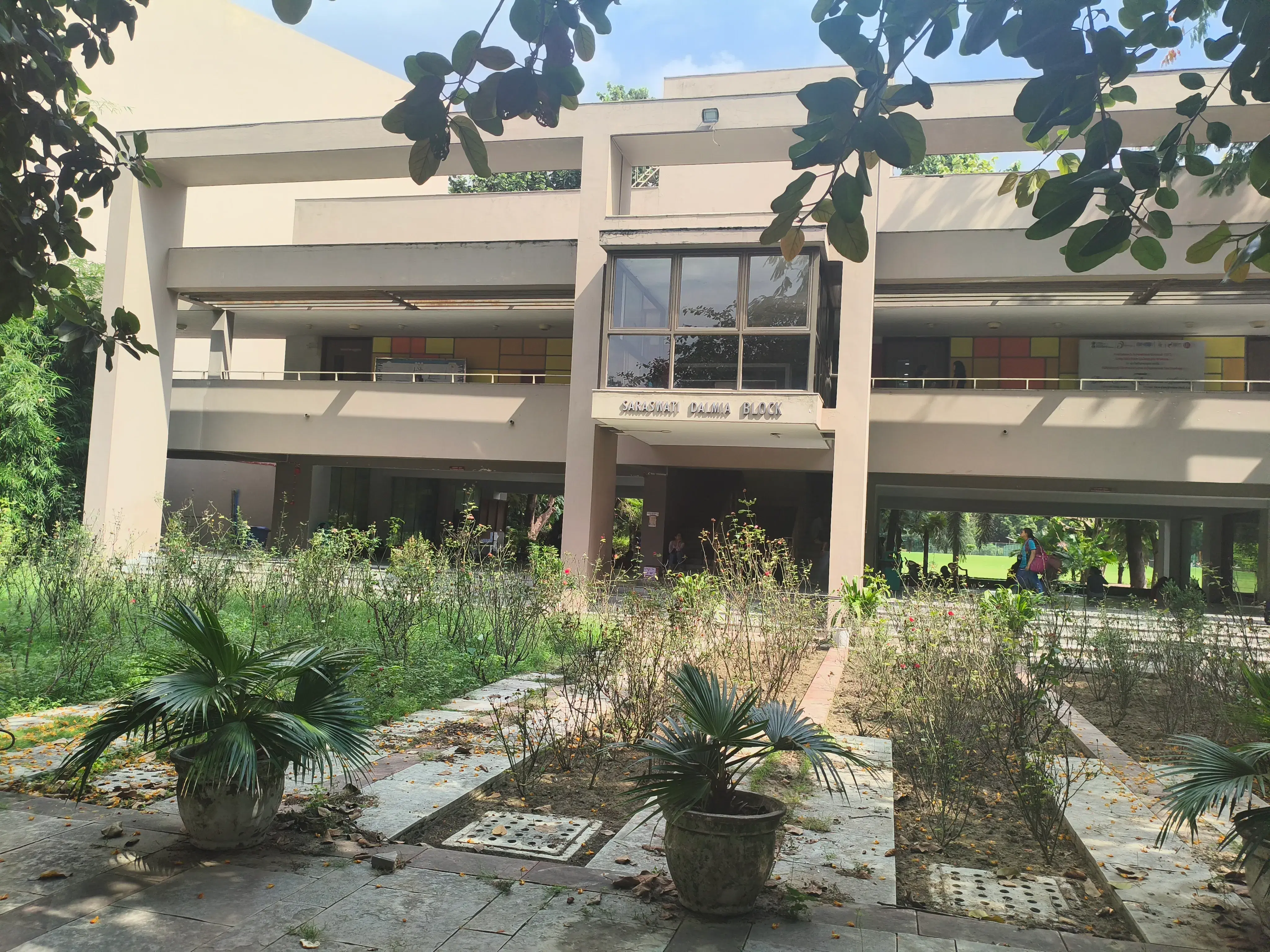 LSR Delhi Academic Building photo 5